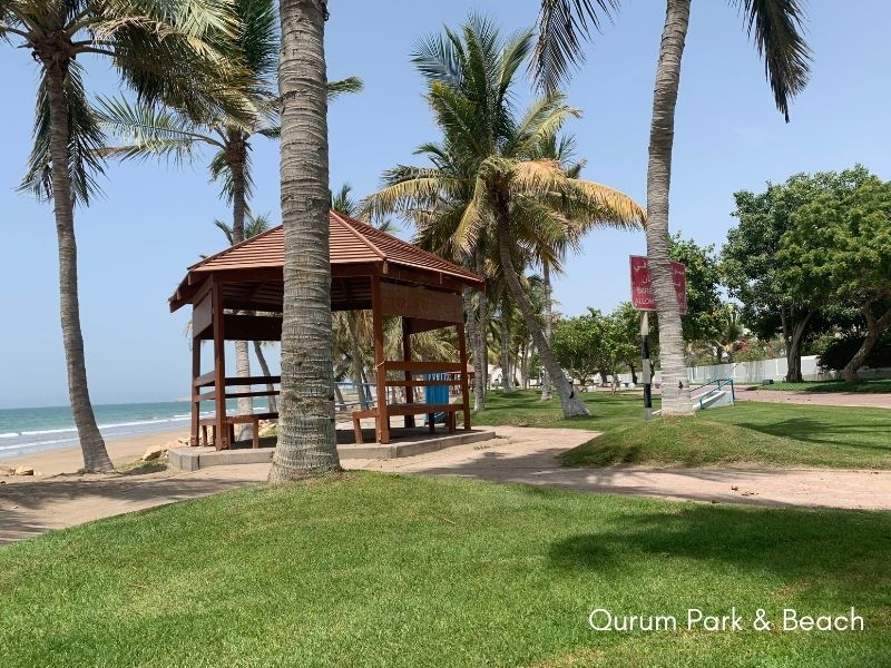 Parque y playa de Qurum